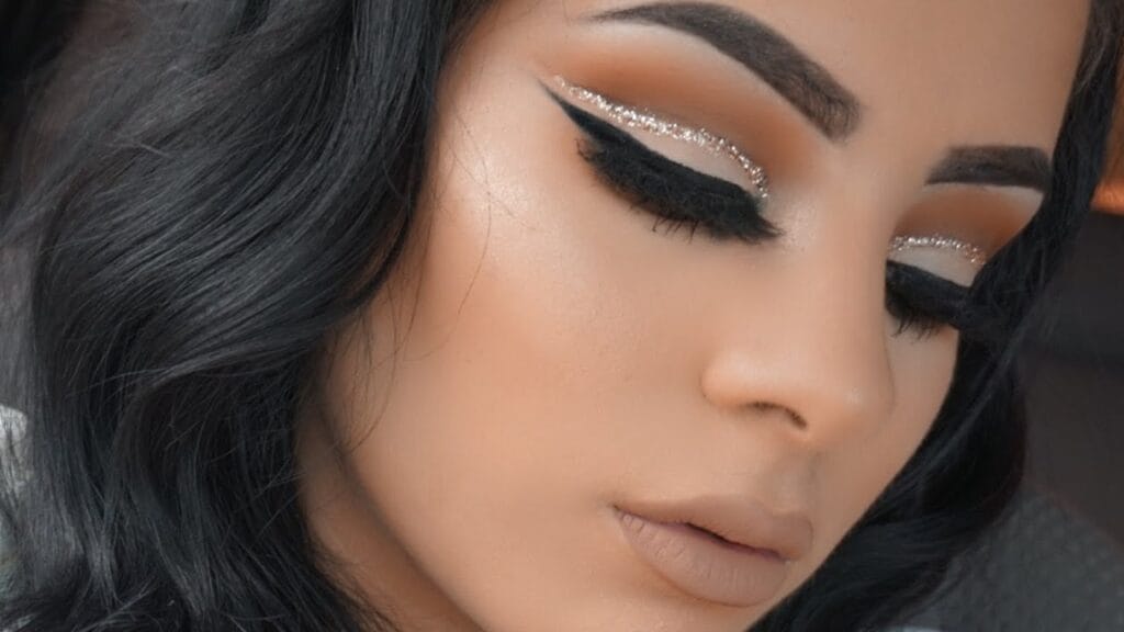 Glitter-cut-crease