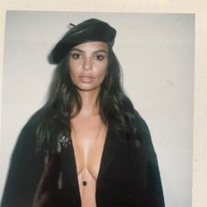 Emily-Ratajkowski-ritoccata-su-un-magazine-l-ira-della-top-model