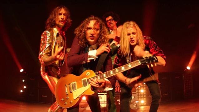 solid-gold-dei-the-darkness-testo-traduzione-e-video