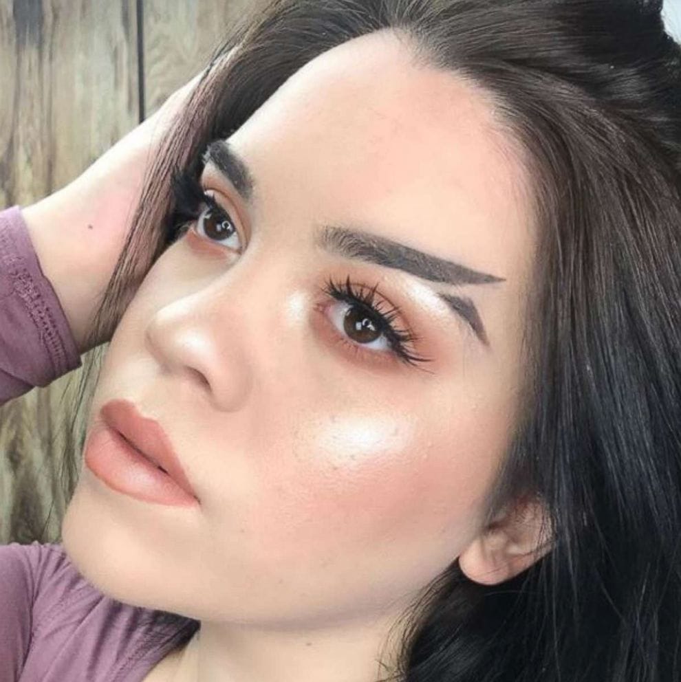 Fishtail-brows