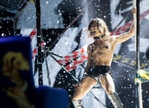 I-Maneskin-in-concerto-a-Perugia-Damiano-e-la-lap-dance