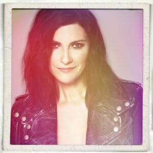 Fatti-Sentire-di-Laura-Pausini-il-significato-e-la-tracklist-del-nuovo-album