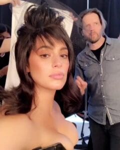 ashley-graham-infiamma-i-social-network-con-uno-scatto-mozzafiato