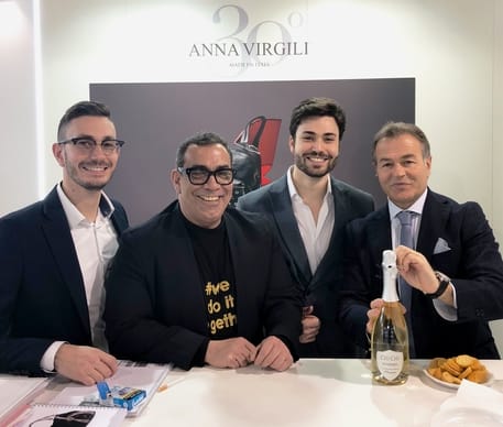 Moda: Anna Virgili, brand di borse made firma un accordo con il designer Guillermo Mariotto