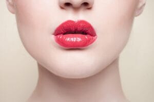 Come-truccare-le-labbra-a-cuore