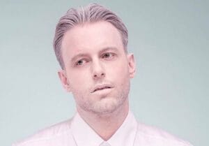 l-eta-del-consenso-e-il-nuovo-album-di-immanuel-casto