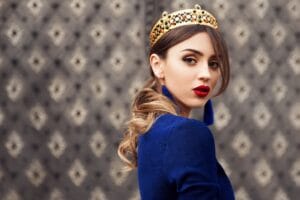 come-abbinare-il-make-up-agli-abiti-blu