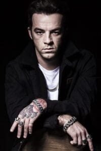 salmo-attacca-biagio-antonacci-botta-e-risposta-social-tra-i-due-artisti