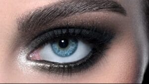 come-abbinare-il-trucco-agli-abiti-neri