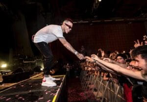 federica-sciarelli-attacca-sfera-ebbasta