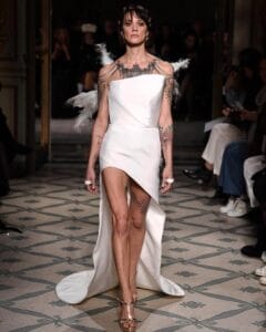 Asia-Argento-sfila-in-passerella-a-Parigi