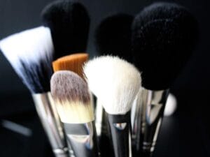 come-conservare-i-pennelli-trucco-in-modo-corretto