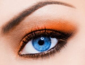 come-abbinare-il-make-up-agli-abiti-arancio