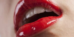trasformare-un-lip-gloss-da-lucido-a-opaco