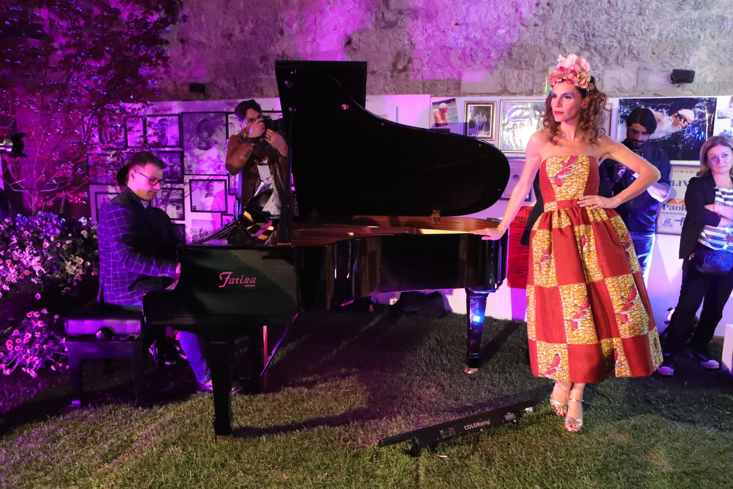 Il-Maestro-Michele-Sgaramella-con-una-modella