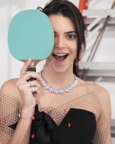 Kendall-Jenner-tra-le-testimonial-tiffany