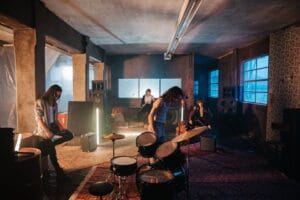 l-altra-dimensione-dei-maneskin-testo-e-video-ufficiale