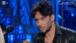 fabrizio-moro-descrive-lalbum-figli-di-nessuno-a-domenica-in