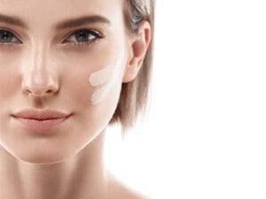 base-trucco-leggera