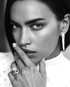 Irina-Shayk-si-e-rifatta-le-labbra