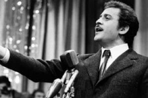 sanremo-arriva-la-proposta-del-mei-intitolare-il-palco-del-teatro-ariston-a-domenico-modugno