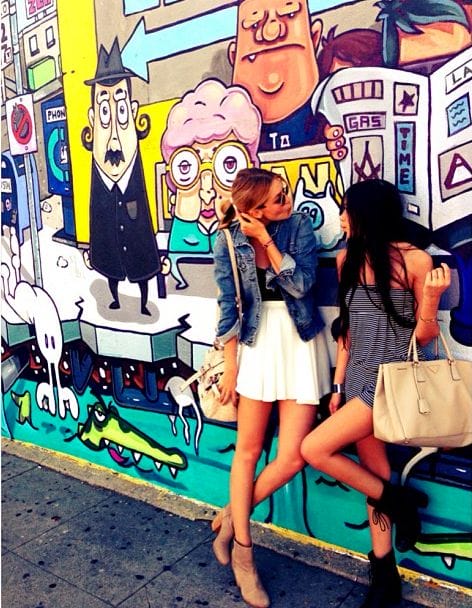 Gigi-Hadid-con-un-amica