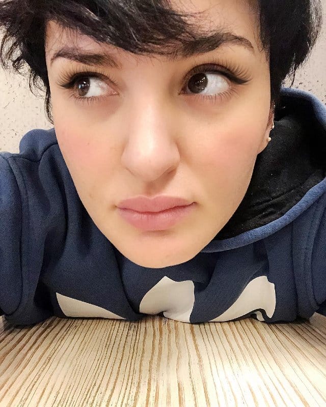 arisa-si-e-rifatta-le-labbra