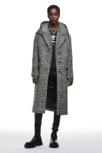 Scervino prefall 2021 dialoga con guardaroba maschile