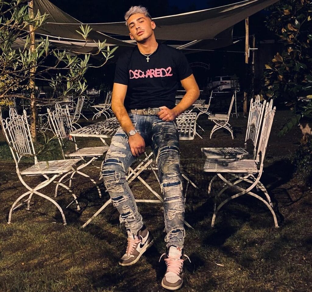 Chi-e-Lorenzo-Orsini-eta-altezza-peso-Instagram-cantante-La-Pupa-e-il-Secchione-Show-2022