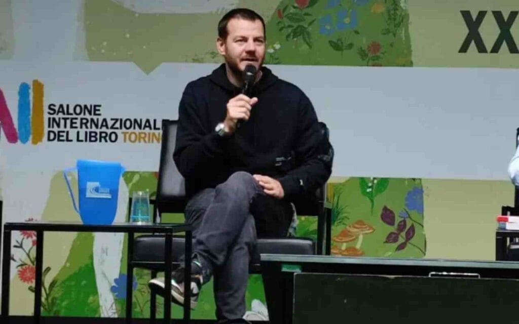 Alessandro-Cattelan-Salone-del-Libro-Torino